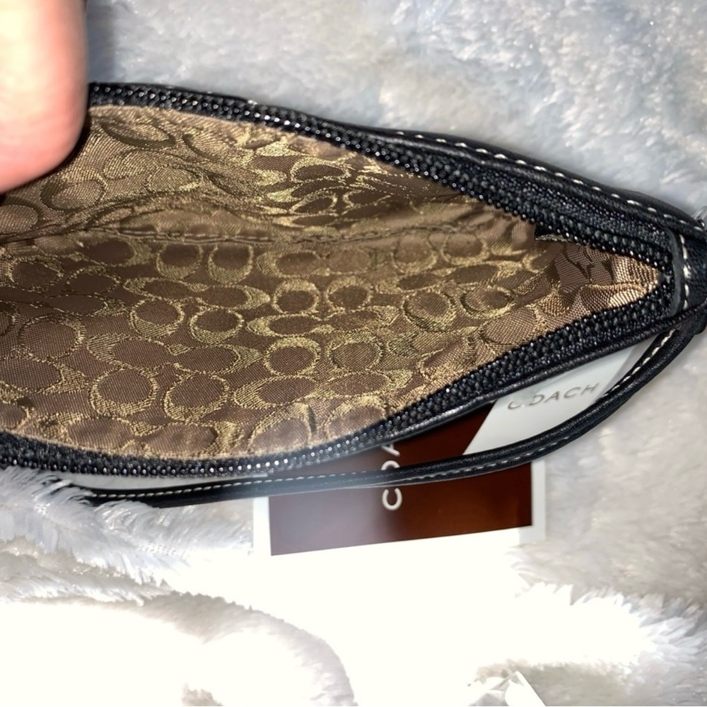 Coach Black Leather Corner Zip Wristlet New with tag and box - Picture 4 of 4